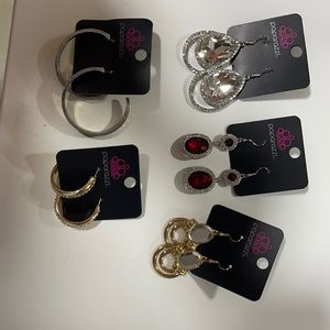 Set of 5 pairs or paparazzi earrings.